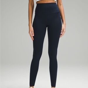 Navy high waisted women’s lululemon leggings-POCKETS